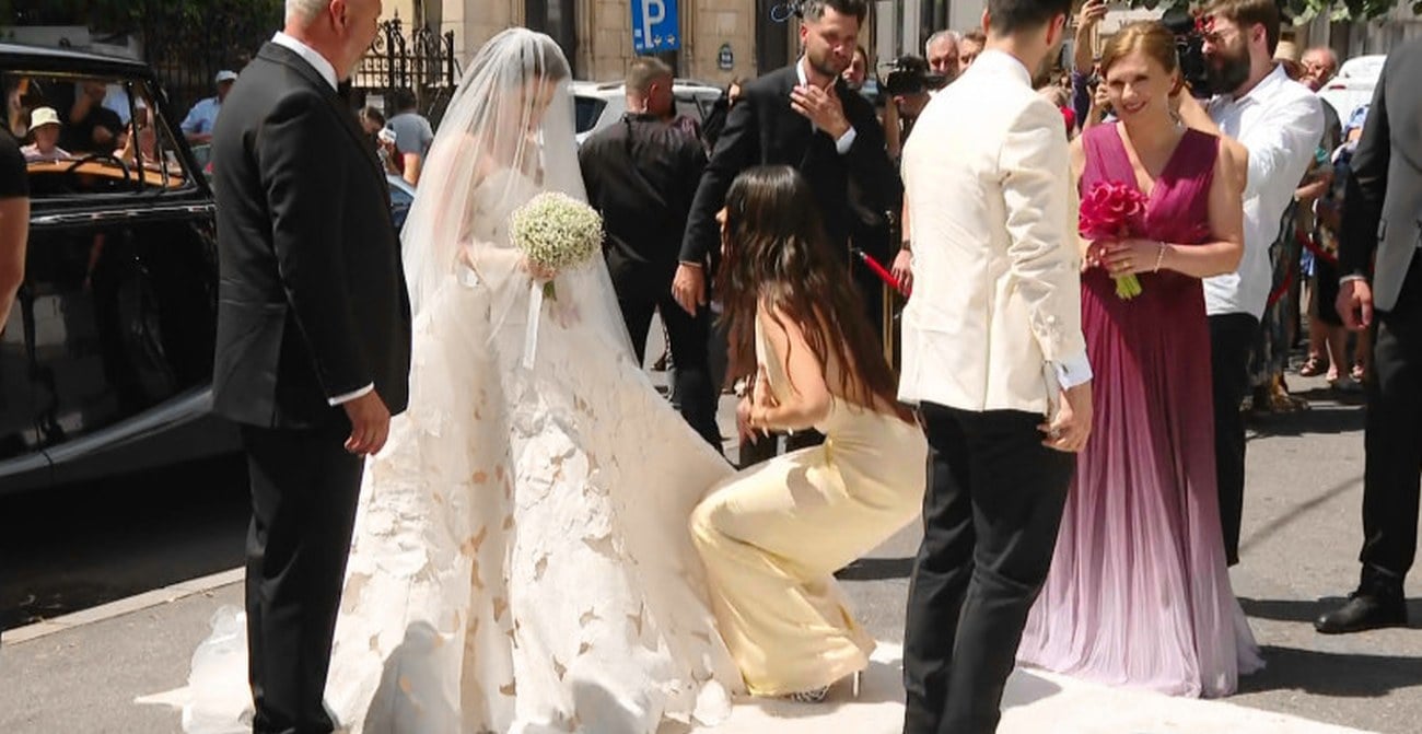 Primele imagini de la nunta fiicei lui Gică Hagi. Kira a purtat o rochie de mireasă deosebită. Și soția lui Ianis a atras multe priviri