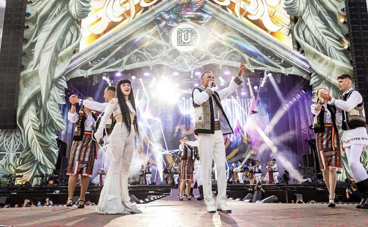 Cântecul de muzică populară care a răsunat la UNTOLD 2025. Pe cine a invitat Irina Rimes pe scenă: „Ne mândrim cu voi”