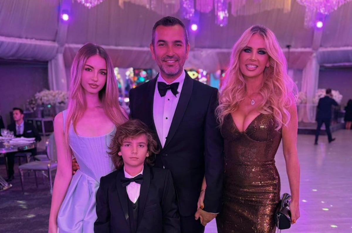 Cum arată bradul de Crăciun din casa Andreei Bănică. Copiii ei l-au împodobit: „Eu doar am ajutat la desfăcut”