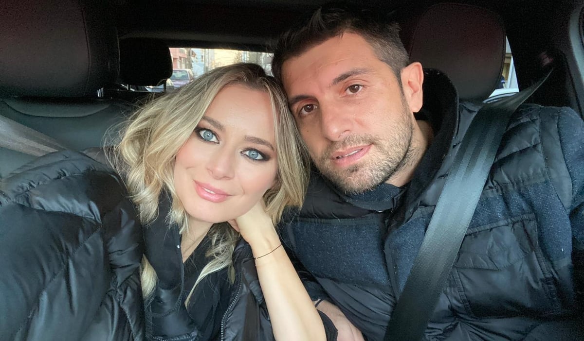 Laura Cosoi și familia ei au părăsit România. Unde au plecat în prag de sărbători și când se vor întoarce acasă. „Aici energia e altfel. Mai blândă, mai vie”